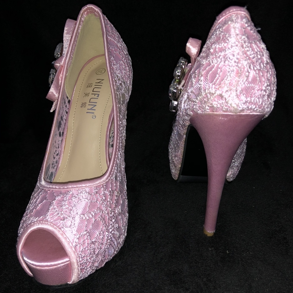 Shoes - Picture 2 of 2